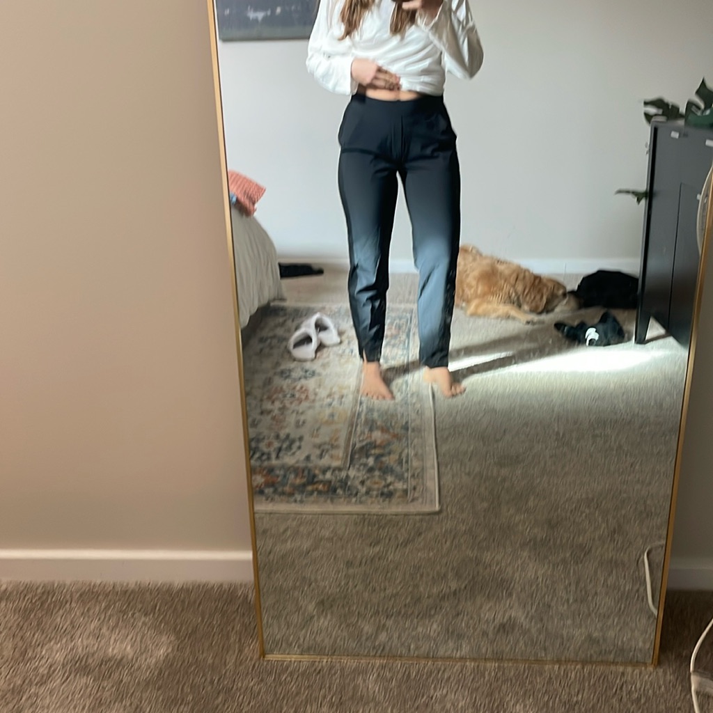 Brooklyn Ankle Pant From (Athleta) In Color Black. In Great Condition!